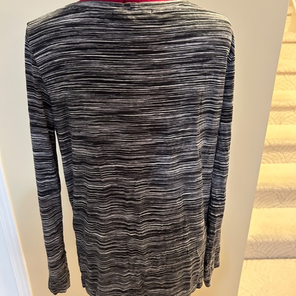 Mottled black and whit BCBG top - Picture 3 of 5